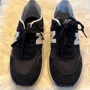 New Balance fresh form black sneakers